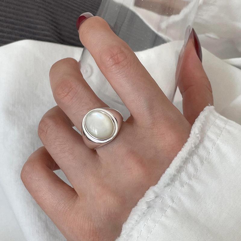 Women's Adjustable Black Agate Ring - Retro High-End Light Luxury Design