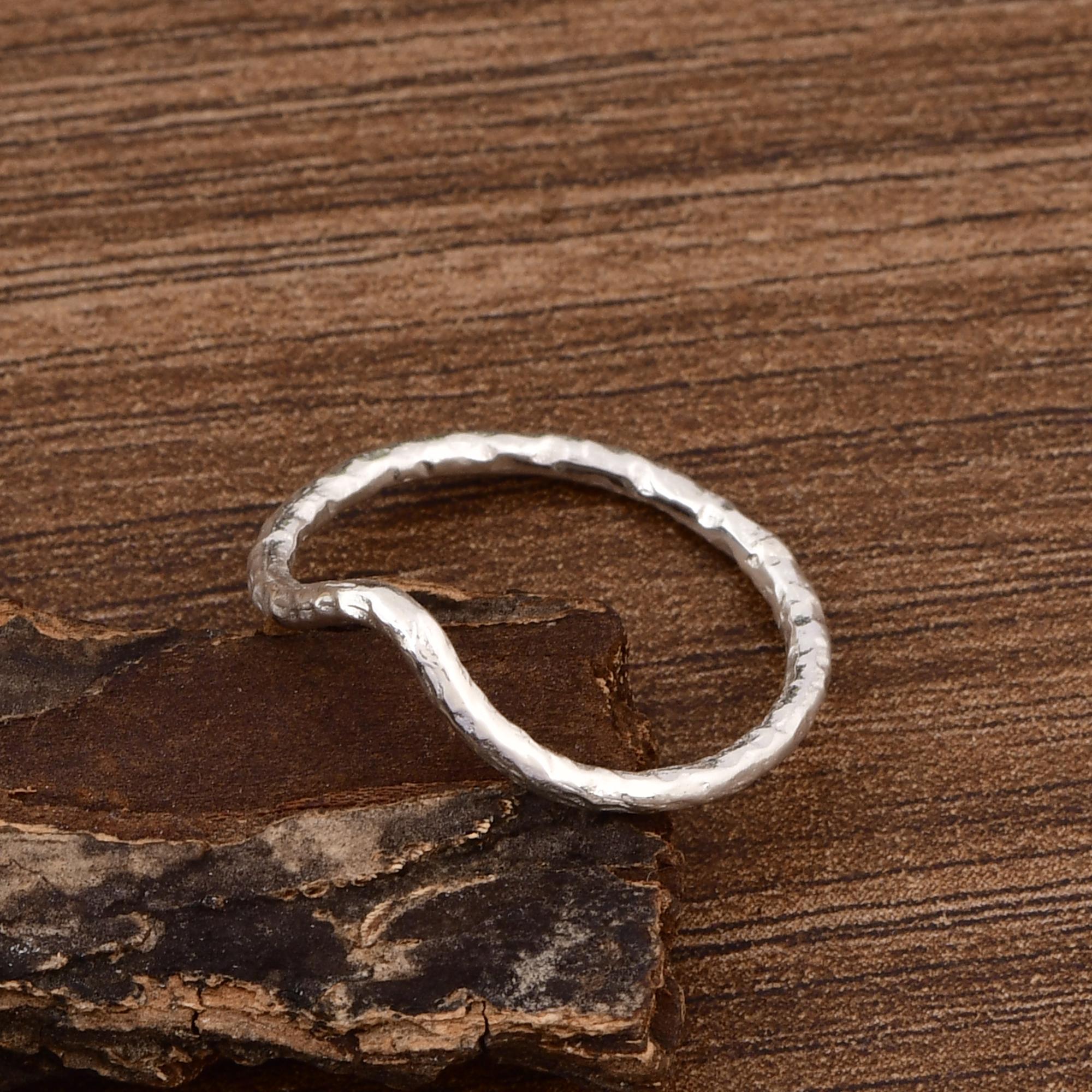Minimalist Wave Ring 925 Sterling Silver | Curved Stackable Ring | Dainty Hammered Band | Simple Everyday Ring | Gift for Her 5