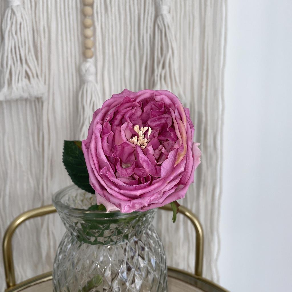 Pivoine artificielle toucher réel