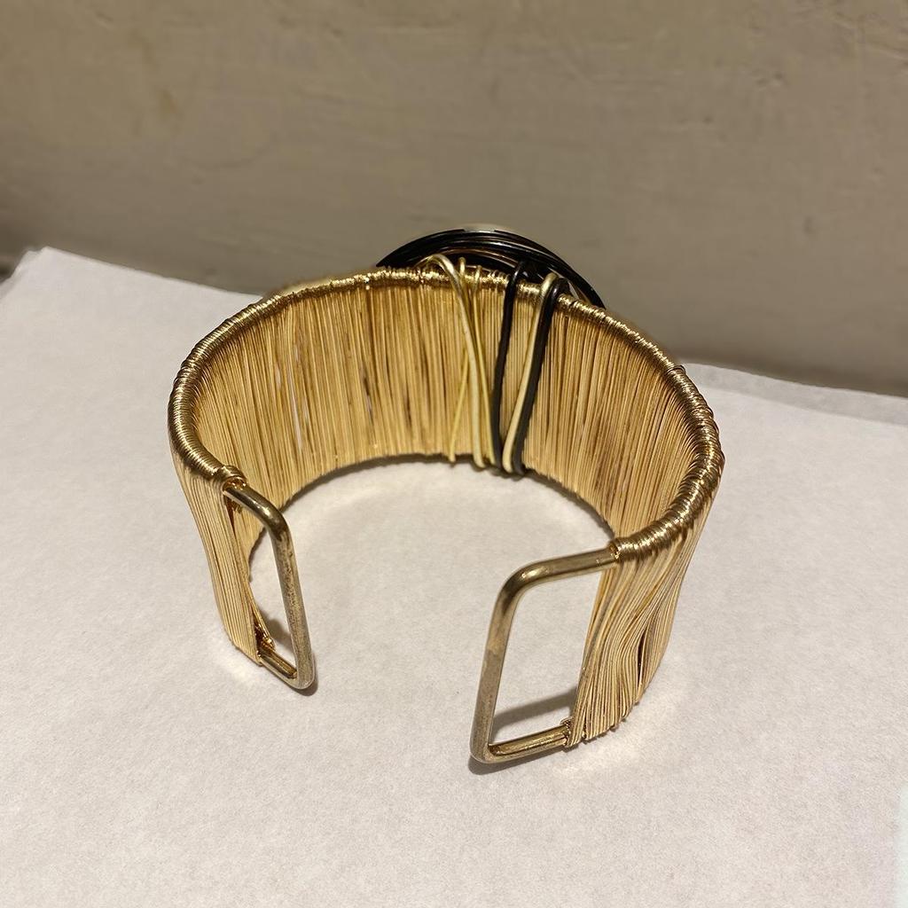 New Sweet Cool European & American Style Open Metal Wire Bangle: Distinctive Arm Ring for Women
