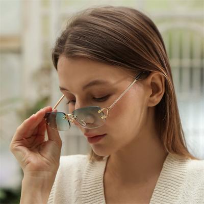 Luxusní bezrámové sluneční brýle Malý čtvercový kovový rám Sluneční brýle pro ženy Muže Unisex Módní Trendy Bezrámové brýle