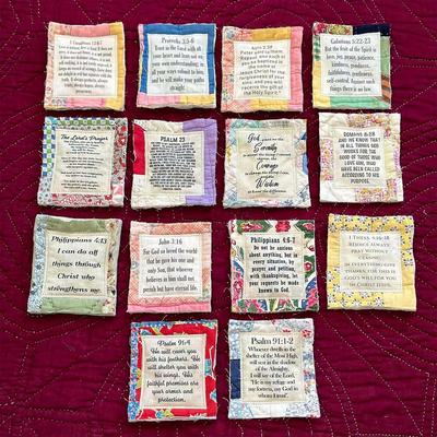 New Creative Small Cloth Bag with Cross and Prayer Words Colorful Quilt Stitched Prayer Quilt