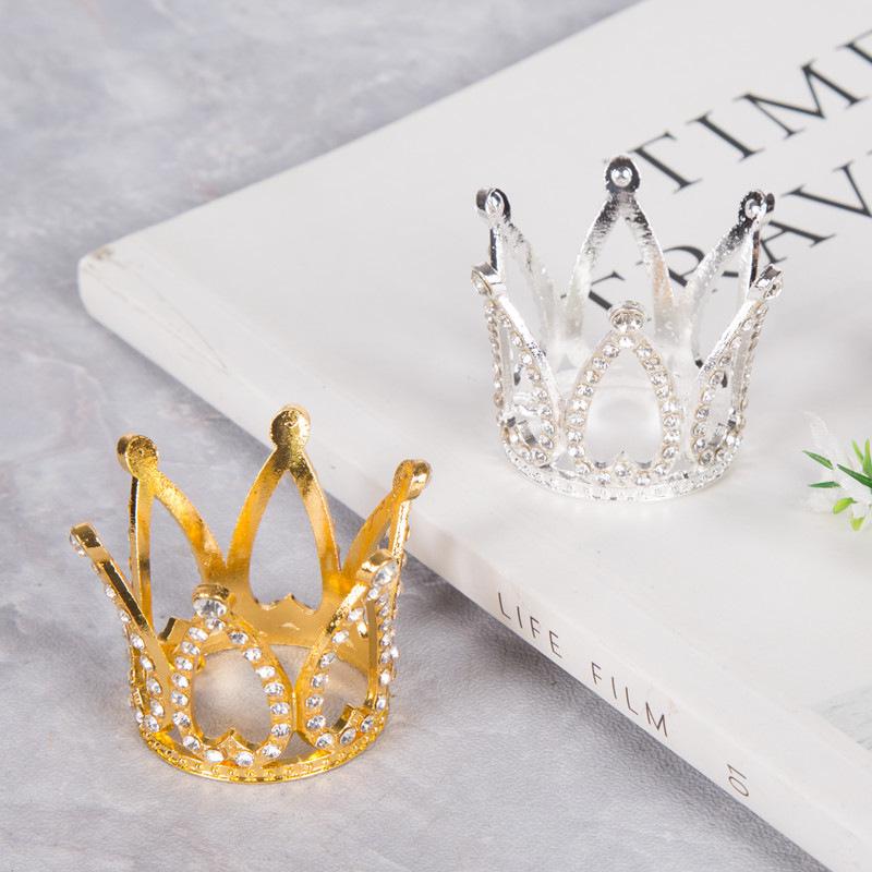 Mini Diamond Crown Cake Toppers: Little Princess & Heart Flags.