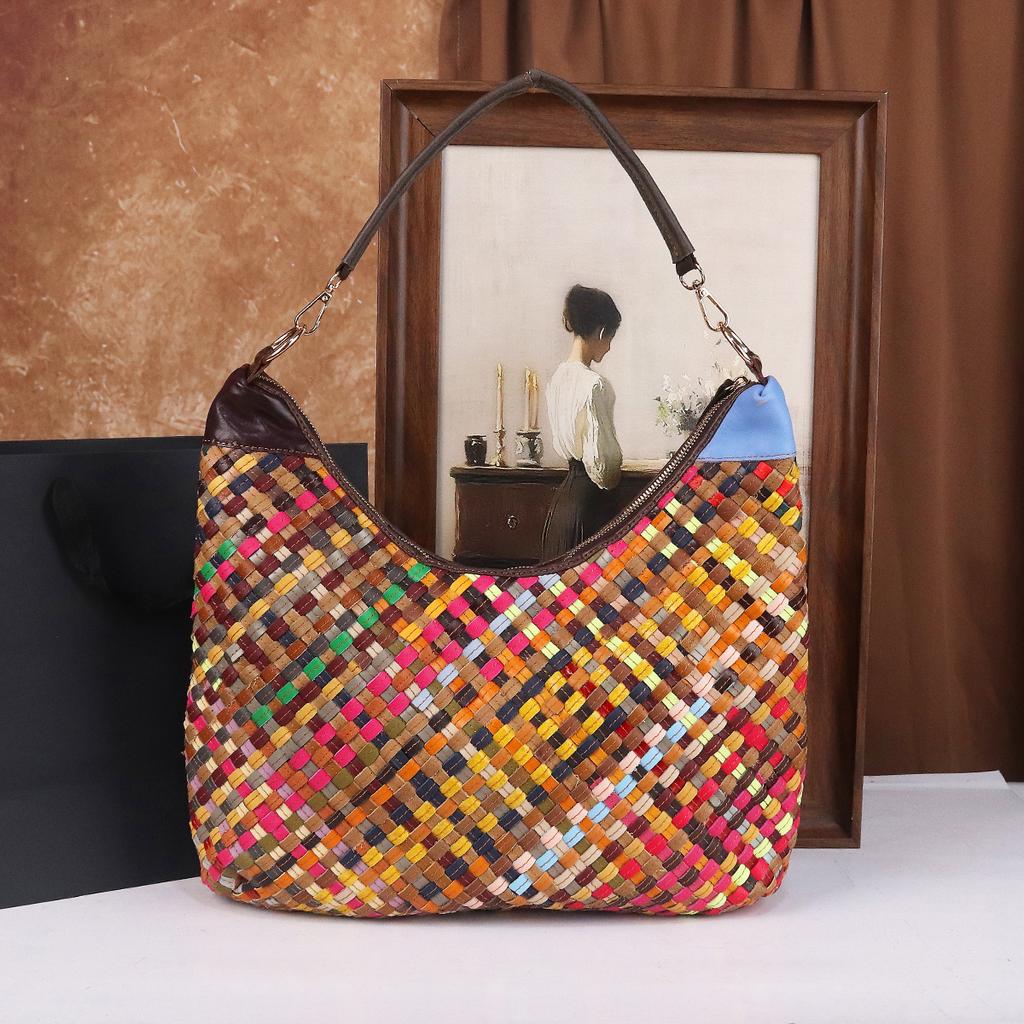 New Fashion High-End Woven Leather Shoulder Bag For Women Large Capacity Moon-Crescent Shape Commuter Bag With