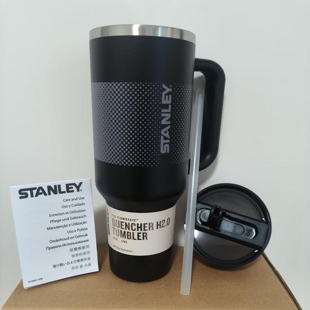 Stanley 3. Generation Ice King Vakuumisolierter Edelstahlbecher mit tragbarem Faltstrohhalm