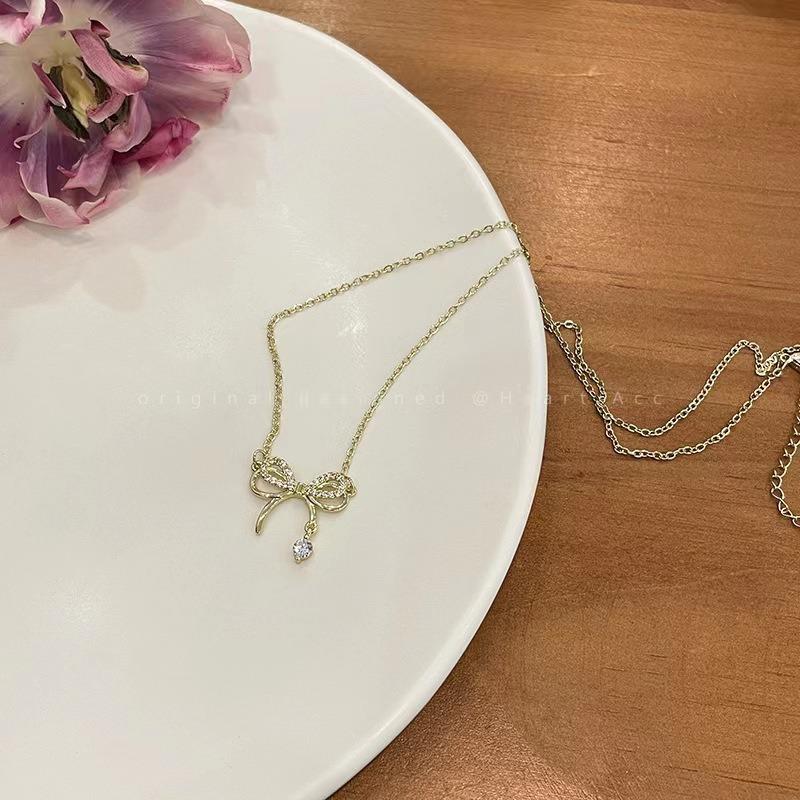 Temperament Versatile Simple Neck Chain Women's Design Sense Fashion Pendant Clavicle Chain