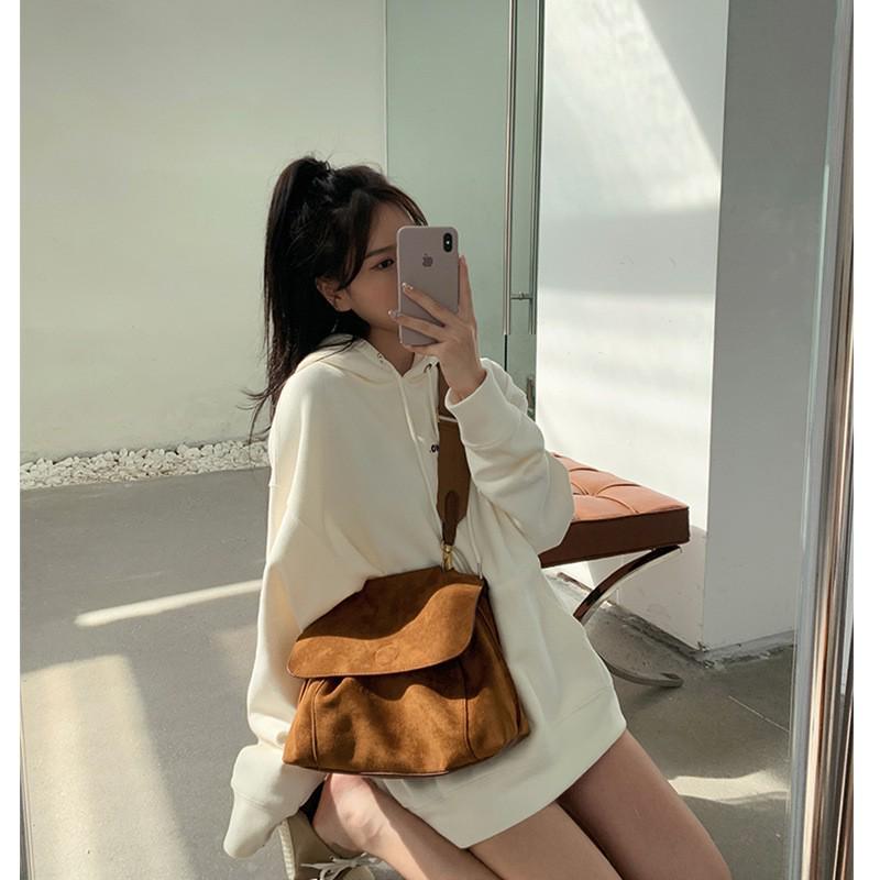 2025 Trendy Retro Brown Velvet Crossbody Bag - Women's Large Capacity Autumn/Winter Shoulder Bag