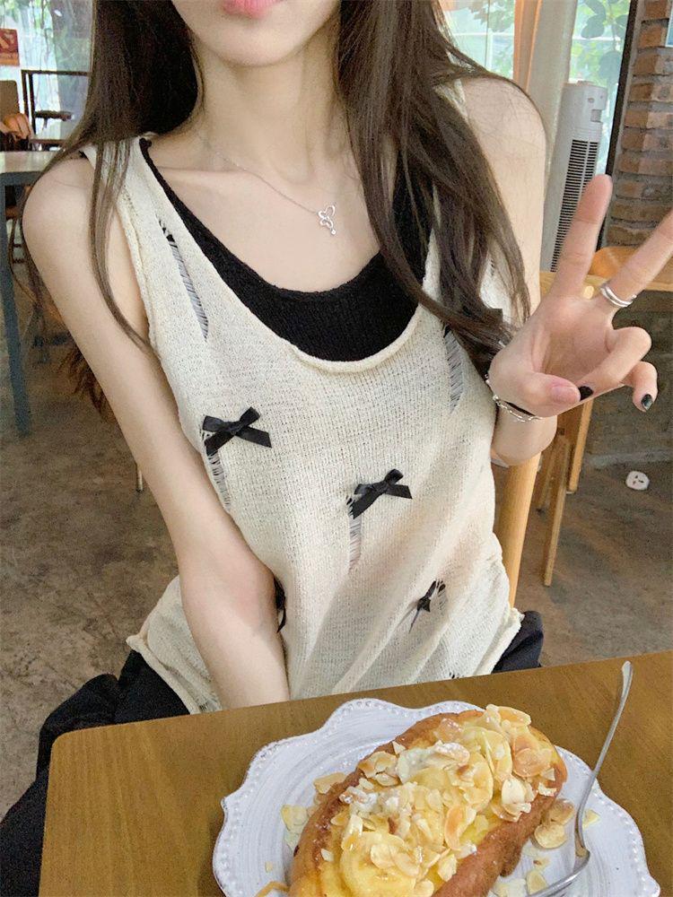 Women's Color-Block Bow Top: Slim Fit Summer Knit with Rolled Hem and Ripped Design