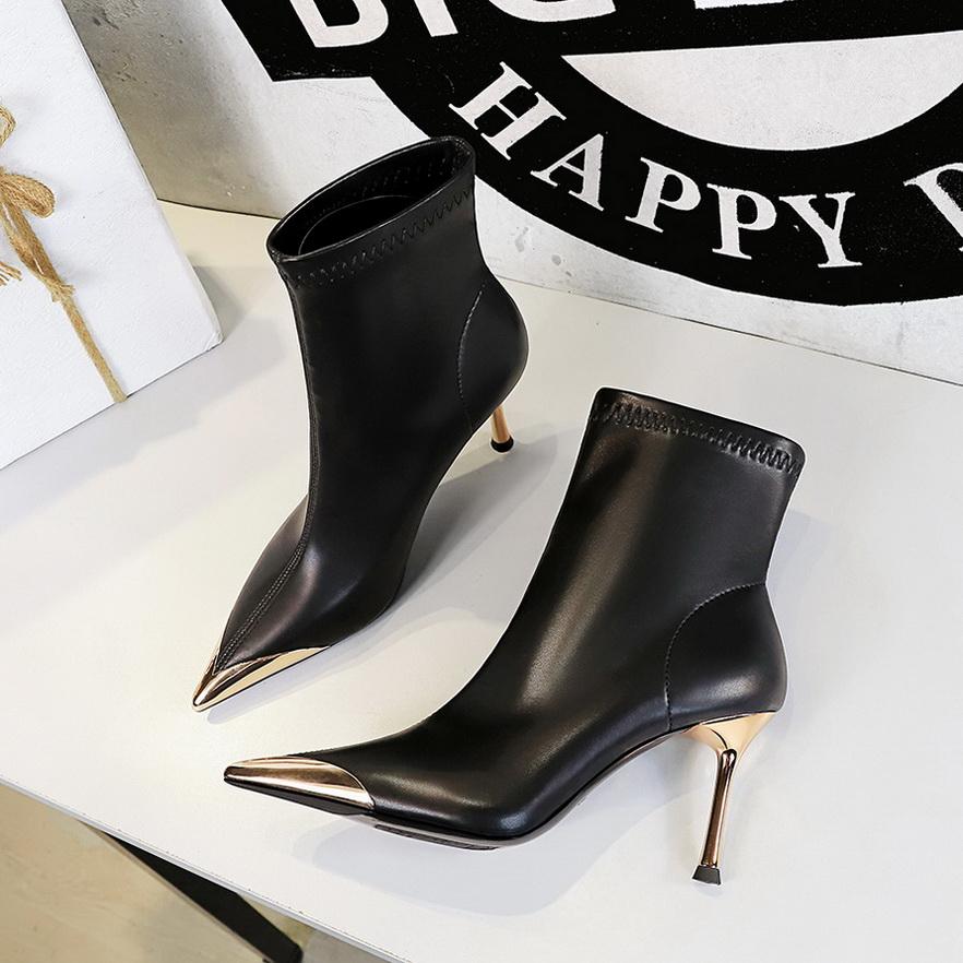 Botas curtas de inverno, saltos finos, saltos super altos, botas femininas, botas de cano curto, bico de ferro com ponta de metal, botas curtas da moda