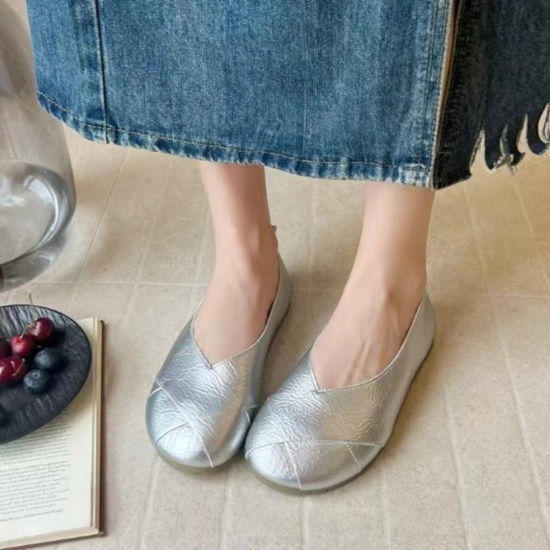 Fashion New Women Slip-on Leather Loafers Ladies Casual Round Toe Cute Flats Nurse Shoes Sneakers Spring Autumn Fashionable Ballet Shoes