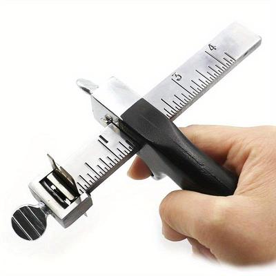 1 Pièce Outil de Coupe Manuel à Main Réglable pour Lanière de Ceinture en Cuir Professionnel Aiguisé avec 2 Lames Outils d'Artisanat pour Cuir
