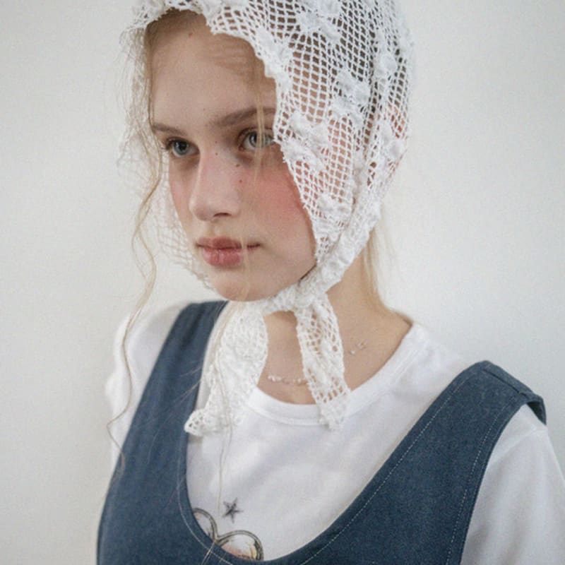 

MOROA Lace triangular scarf-White FREE