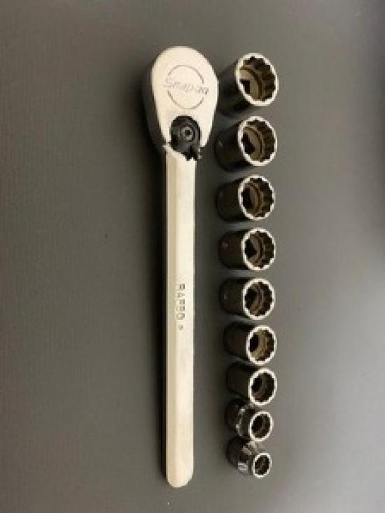 

Трещотка Snap on Tools 3/8 низкопрофильная. Набор торцевых головок RAF80 Б/У