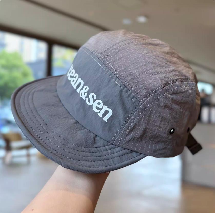 Short Brim Ladies Baseball Cap Nylon Mesh Letter Print Unisex Korean Fashion Hat for Outdoor Running Cycling Hiking