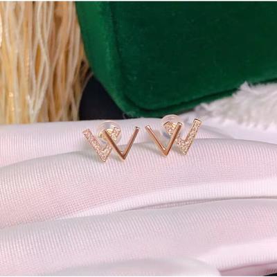 W Stud Earrings Women's New Trendy Temperament Simple and Cold Wind Double V Letter Earrings Mini Sleeping Free Jewelry