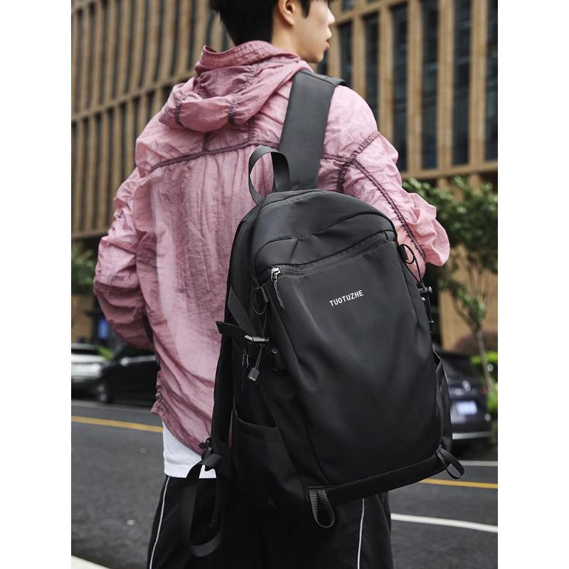 Outdoor large-capacity lightweight travel backpack New waterproof lightweight mountaineering hiking leisure travel sports backpack