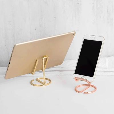 Nordic Style Iron Art Linear Metal Mobile Phone Stand Simple Desktop Business Card Display Stand Office Accessories