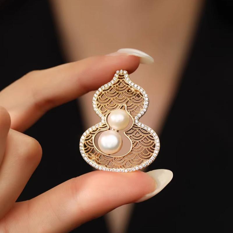 New Chinese Style Hollow Gourd Pearl Elegant Suit Brooch For Women Clothing Coat Corsage Jewelry Accessories Gifts