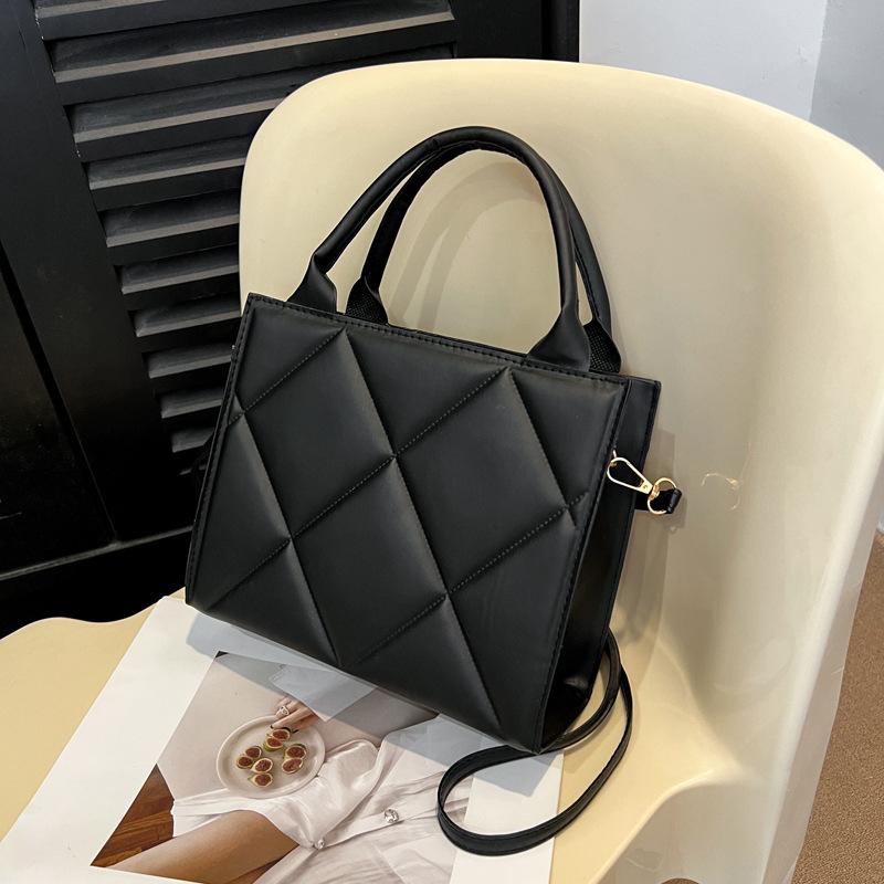 

New fresh solid color casual rhombus women s bag portable shoulder messenger bag three-dimensional indentation hand bag