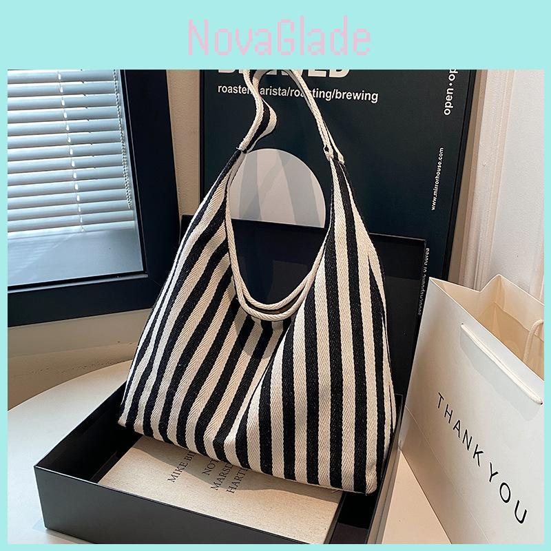 Retro Fashion Handbag Made Of Knit Cloth With Top Handle And Casual Design