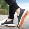 2026 Herren Rutschfeste und Abriebfeste Dicke Sohle Stoffschuhe Atmungsaktive Sport- und Freizeitschuhe Slip-On Klassische Sneaker