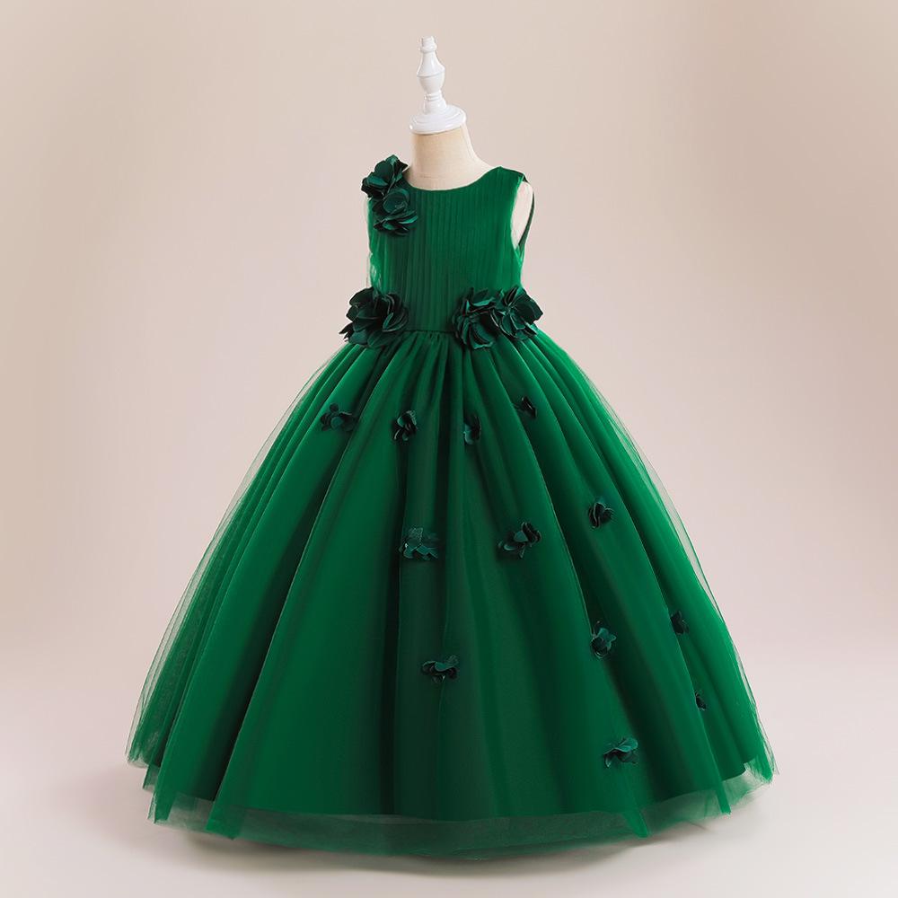 2024 Spring Collection: Princess Evening Dress with 3D Appliques and Tulle Skirt