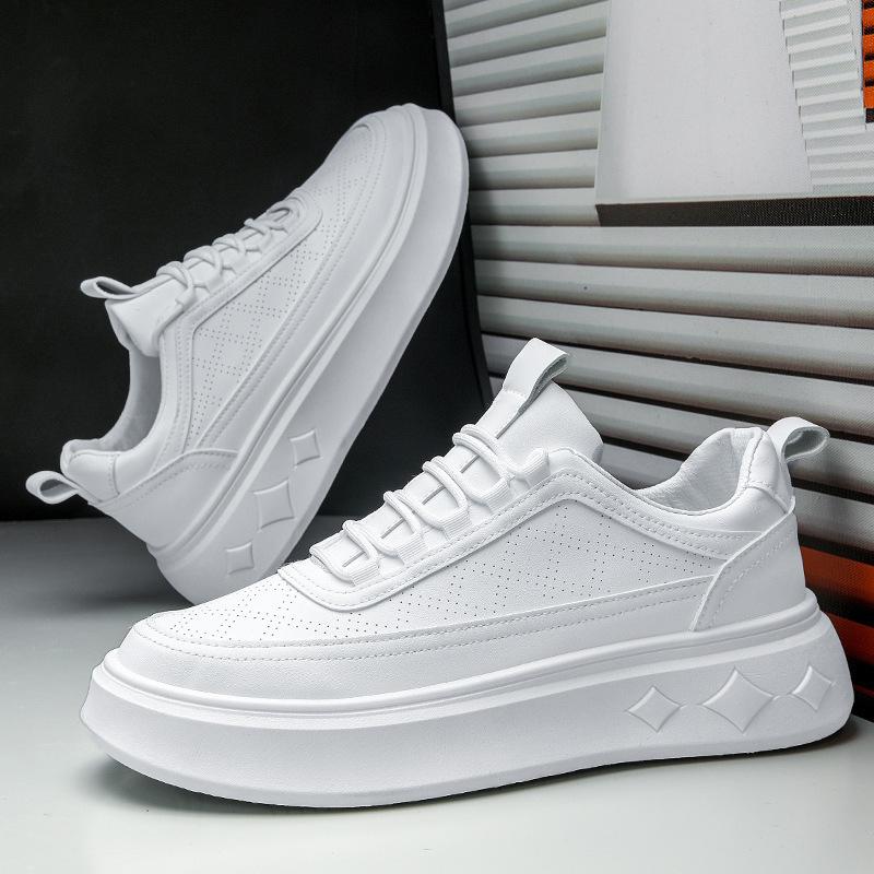 Mode 2024 Sommar Höst Hot Sale Tjock Sula Små Vita Skor Koreanska Andningsbara Sportskor Casual Boardskor Sneakers för Män