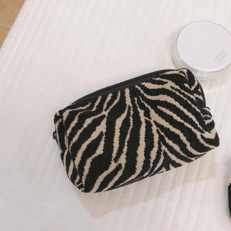 

Ladies Cosmetic Bags Japanese Harajuku Simple Makeup Bags Portable Coin Purses Storage Bags чорний