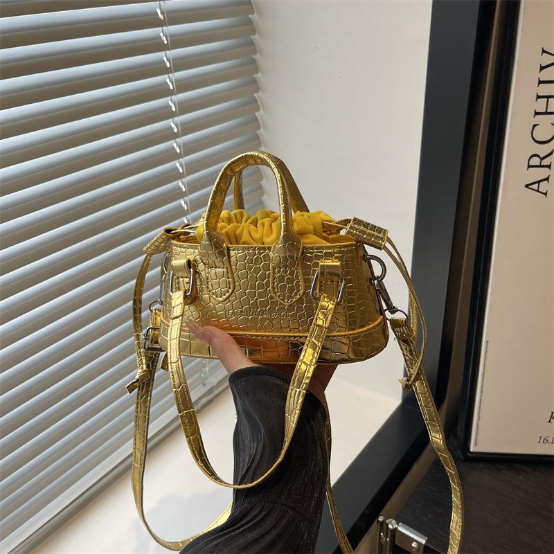 Trendy textured bag Women's trendy portable mini bag Crocodile pattern fashionable versatile shoulder bag Crossbody bag
