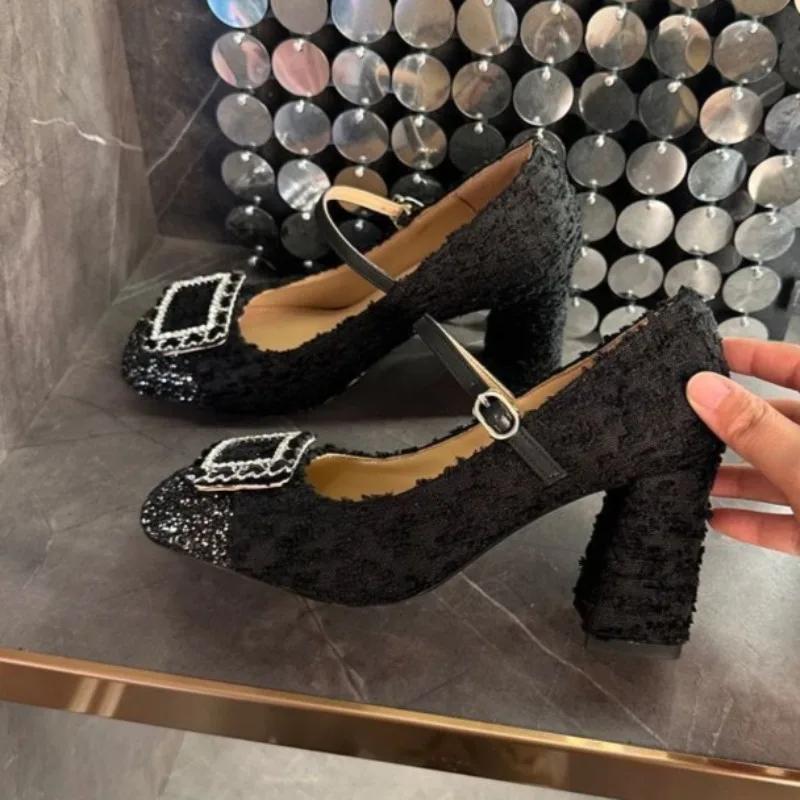 

Туфли-лодочки Xiaoxiangfeng для женщин 2025 Осень Новые Блестки с мелким вырезом Блестящий блочный каблук Мэри Джейн Одинарные туфли Квадратный носок 39 чёрный