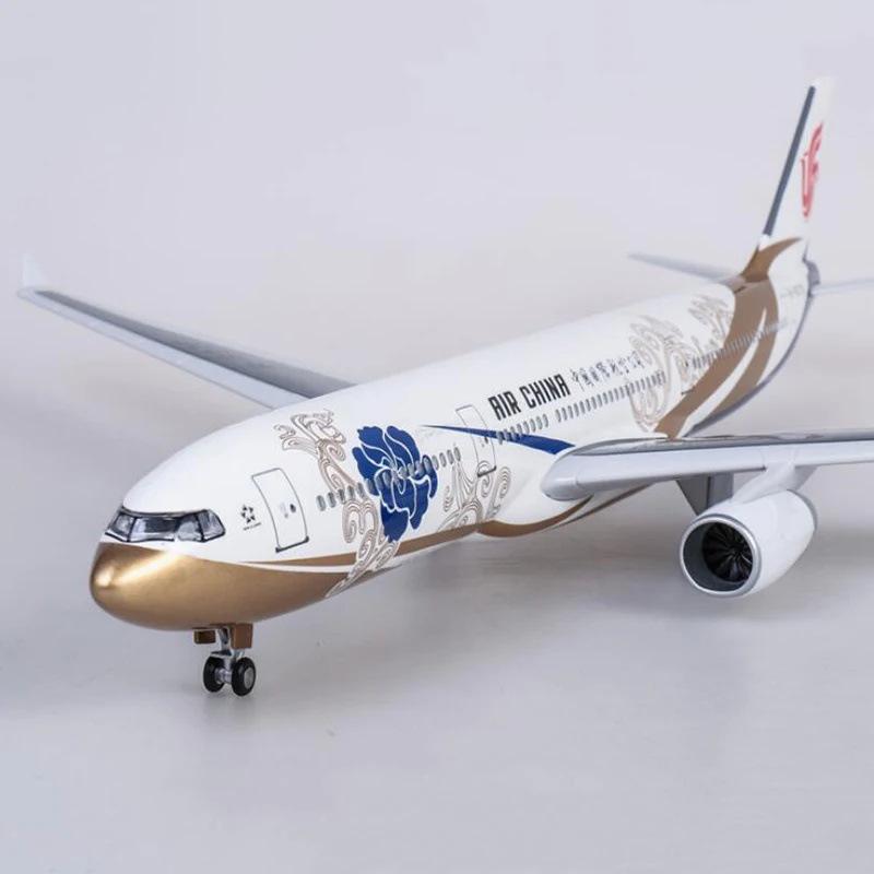 Air China 'Zichen Hao' Airbus A330 Model (1:135 Scale) with Wheels & Lights - 47CM Civil Aviation Passenger Aircraft Ornament.
