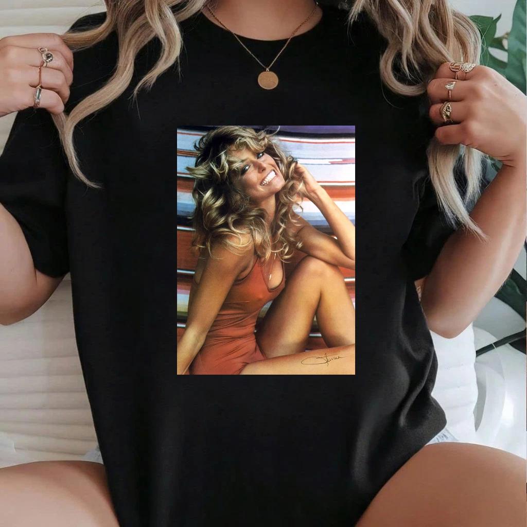 Unisex T-Shirt with Retro Bathing Suit Graphic - Inspired by 70s Style M