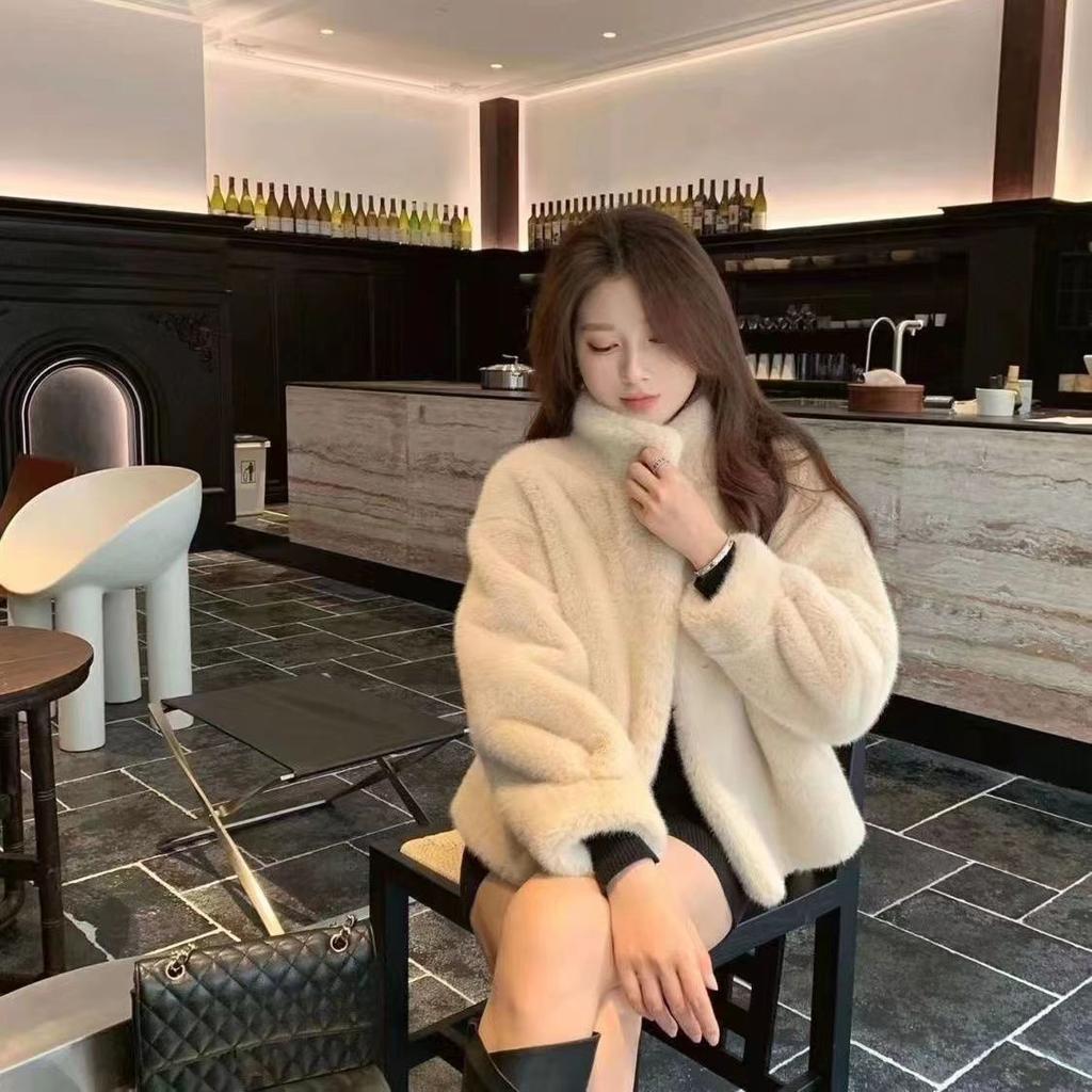 Fur One-piece Stand Up Collar Fur Coat For Young Women Short Winter Solid Color Eco-friendly Loose Fur Coat Woman