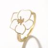 Aesthetic White Flower Rings for Women Graceful Wedding Band Delicate Finger Jewelry with Shiny Zirconia Chic Accessories