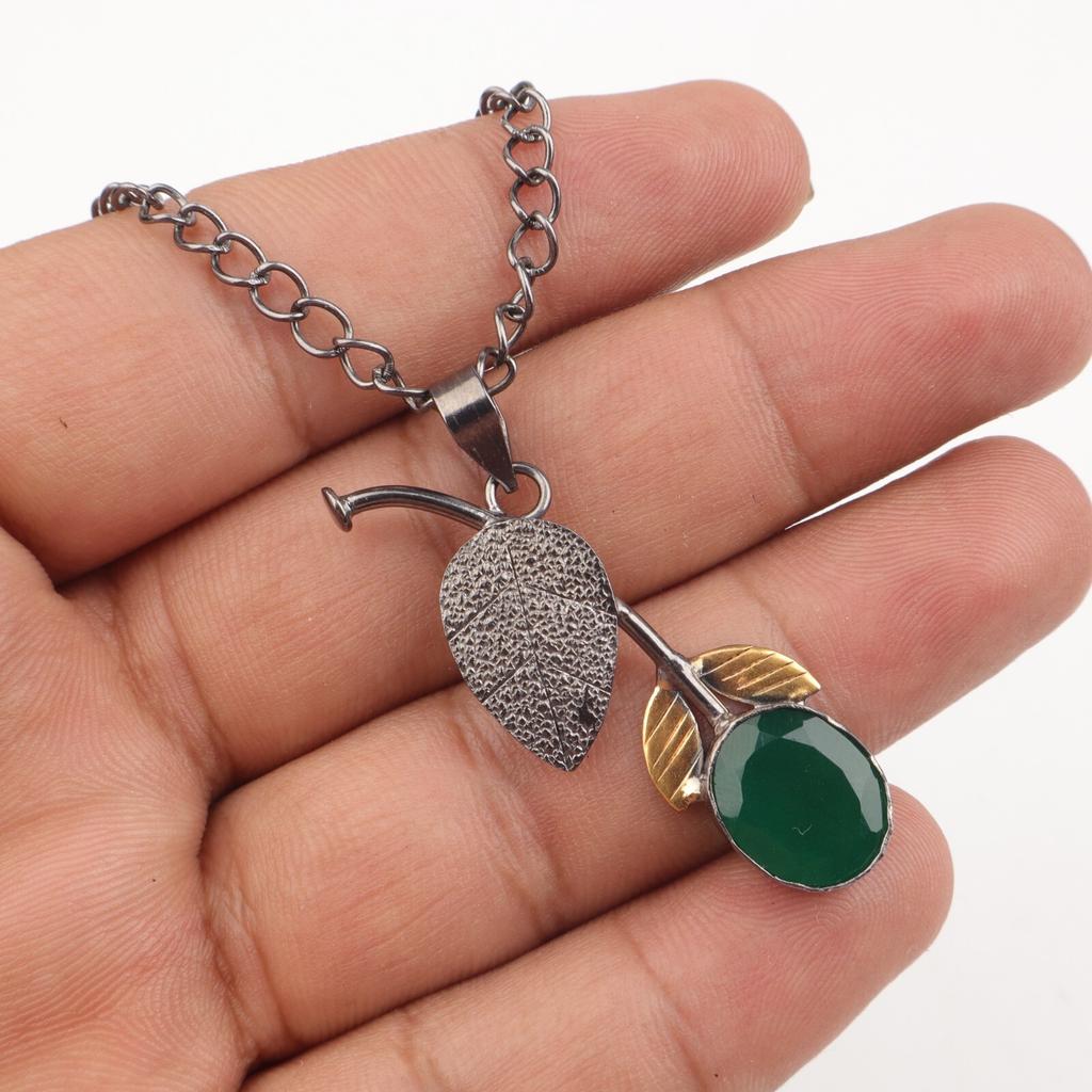 Green onyx Gemstone 925 Stamped Silver Handcrafted Leaf Shape Pendant For Women PP-55-17