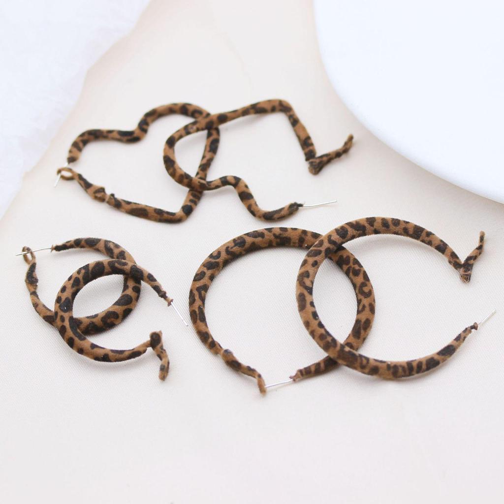 Stylish Leopard Print Heart Hoop Earrings - Retro Hong Kong Style with Silver Needle