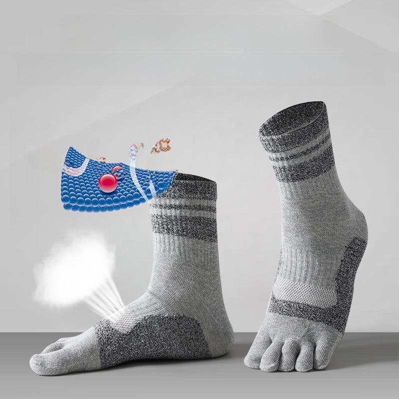 Men's Mid-Tube Pure Cotton Deodorant Split-Toe Socks – Breathable, Sweat-Absorbent, Thick for Autumn and Winter Sports.