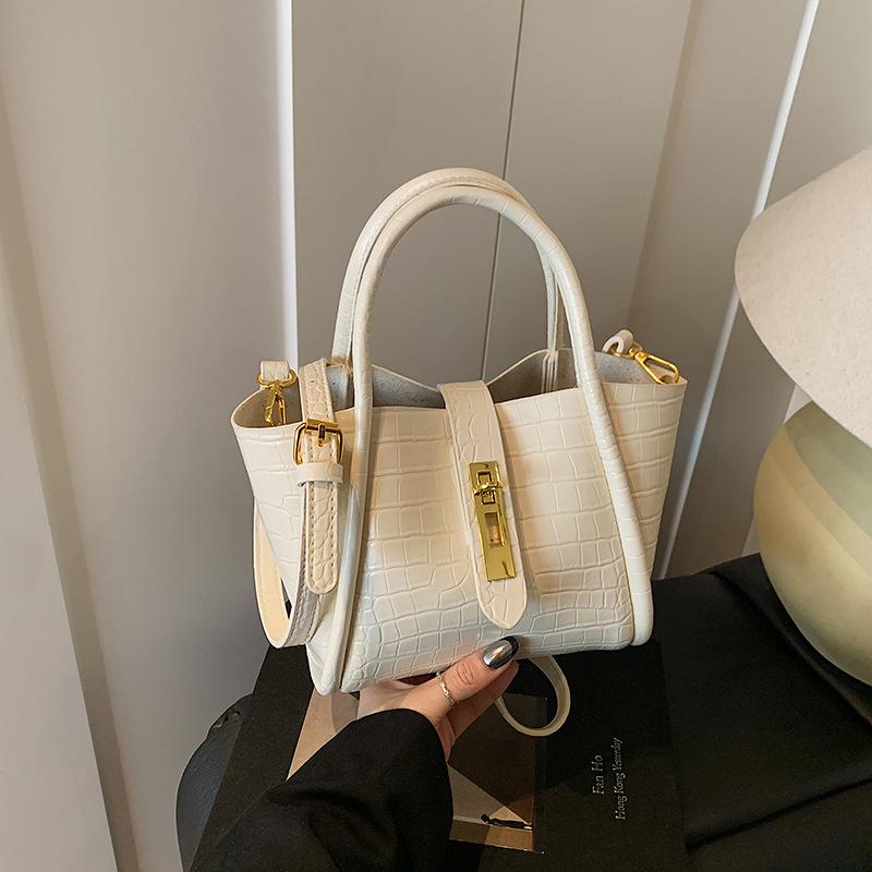 

Spring and summer new popular bags trendy fashion single shoulder simple oblique span casual commuter bucket bag білий