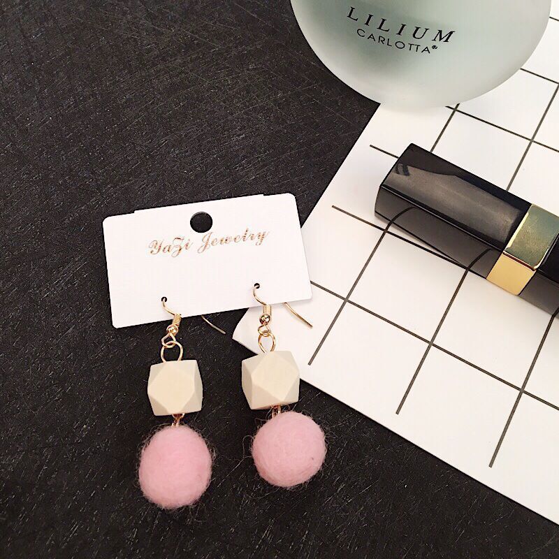 Autumn And Winter Plush Ball Earrings, Simple Geometric Wool Cap, Fringed Round Earrings, Pearl Plush Earrings.