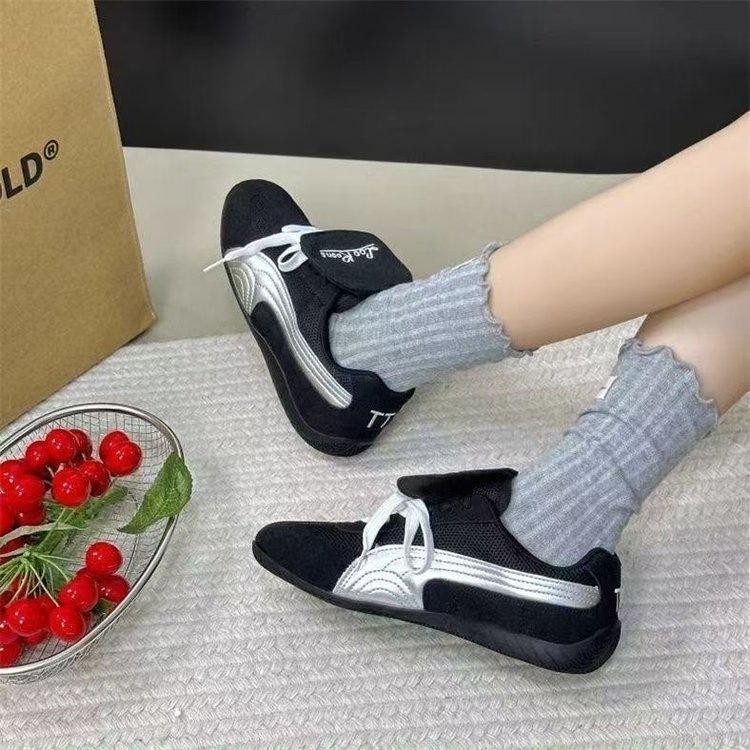 

Flip cover German training shoes women s 2025 summer new retro mesh breathable sports shoes Internet celebrity explosion versatile casual shoes 40