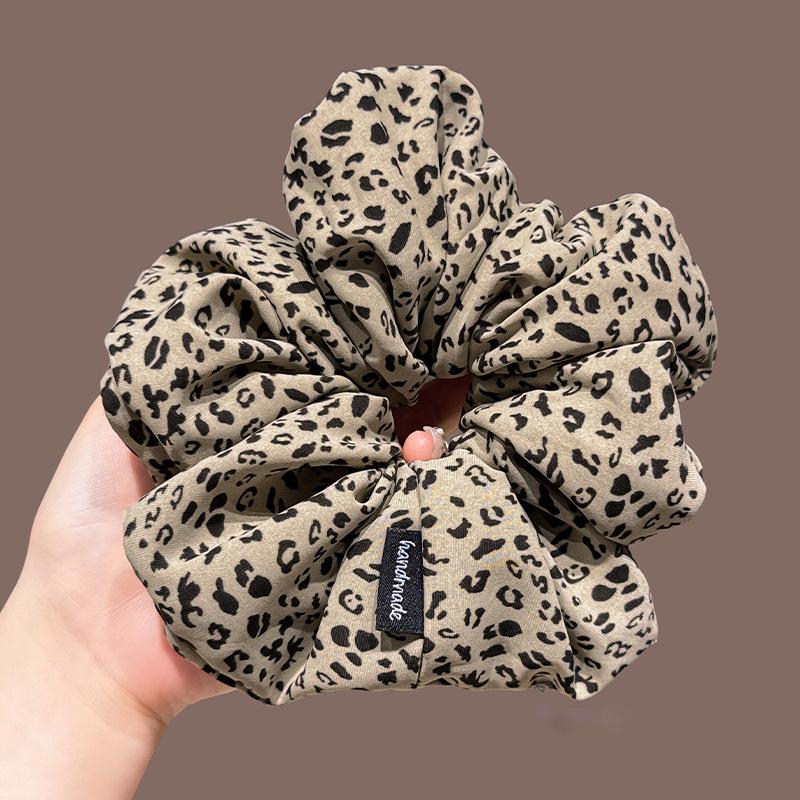 Korean Retro Leopard Print Scrunchie for Women - Fashionable 2025 Hair Tie Rubber Band Accessory