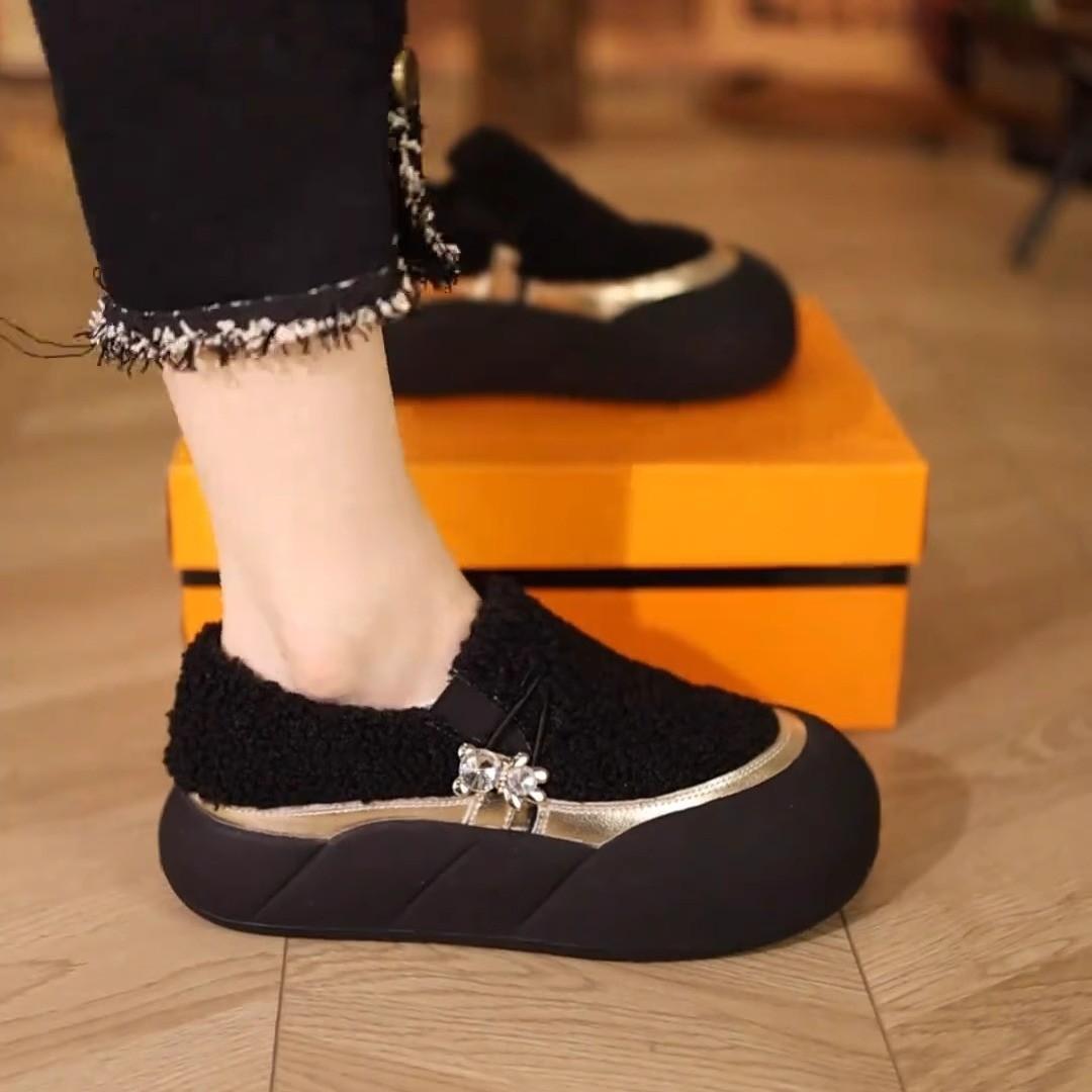 

2024 Winter New Non-slip Thick Sole Wool Shoes Women s Casual Plus Cashmere Thick Cotton Shoes 40 чорний