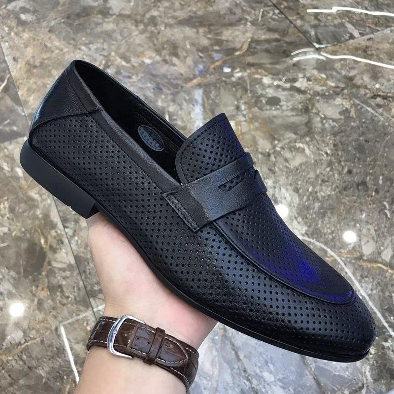 2025 new sandals men's one-pedal punching sandals casual leather shoes business hollow men's leather shoes dad shoes