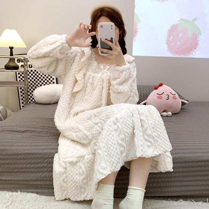 

Уютная ночная сорочка из жаккардового флиса с кружевной отделкой - Большой размер, с длинным рукавом, средней длины для осенне-зимнего комфорта M