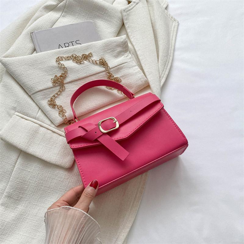 

Trendy Black And White Casual Women s Shoulder Bag With Stylish Chain Detail рожевий