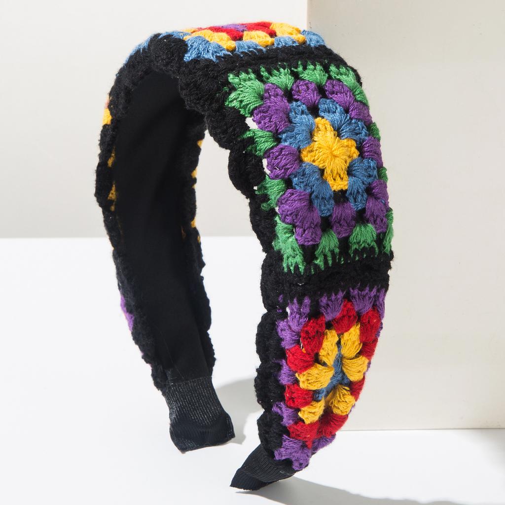 Knitted Hairband with Flower-shaped Hollowed-out Design, Hair Ribbon Hairband for Women, Versatile and Handmade, Sweet and Charming.