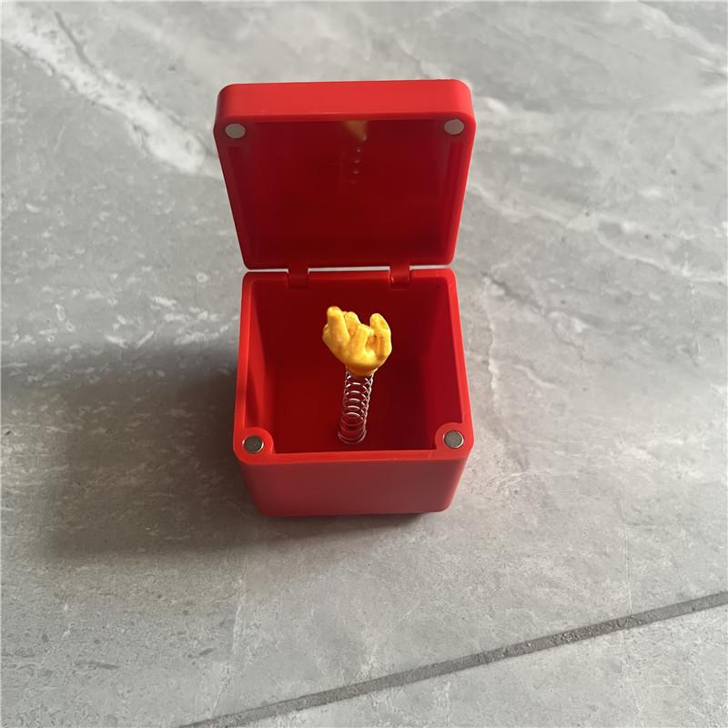 Non-Toxic Funny Prank Box With Heart - Surprise Finger Gift For Adults Red Practical Joke Secret Compartment Cute Prank Toy For Friends
