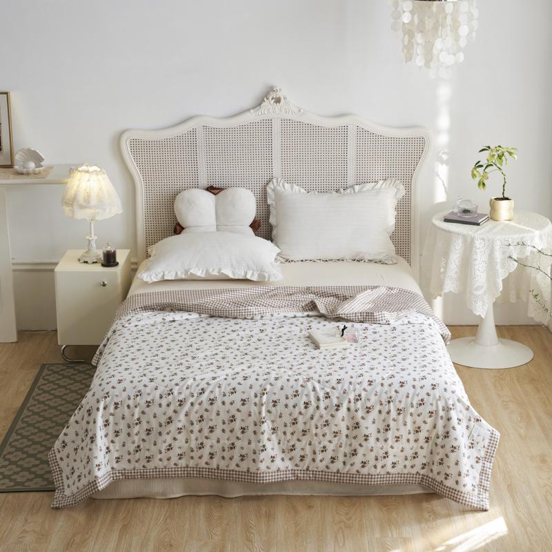 Fresh Floral Summer Quilt 100% Cotton Botanical Flower Pattern Soft Lightweight Quilted Quilt Home Travel Multifunction Blanket