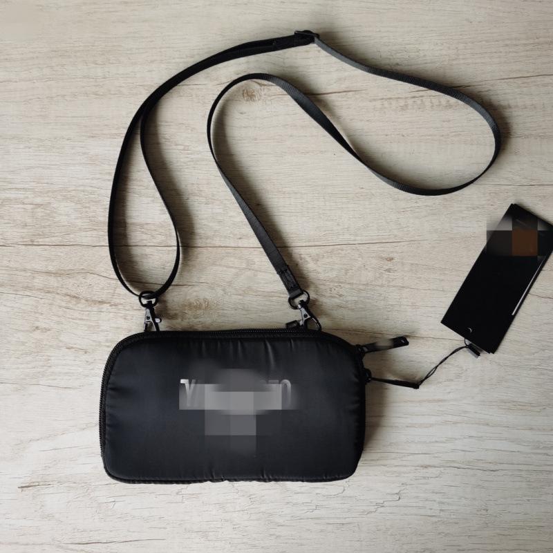 

Осенне-зимний водонепроницаемый повседневный рюкзак с микро-логотипом, черно-белый, большой вместимости и легкий, с возможностью носить как сумку через плечо