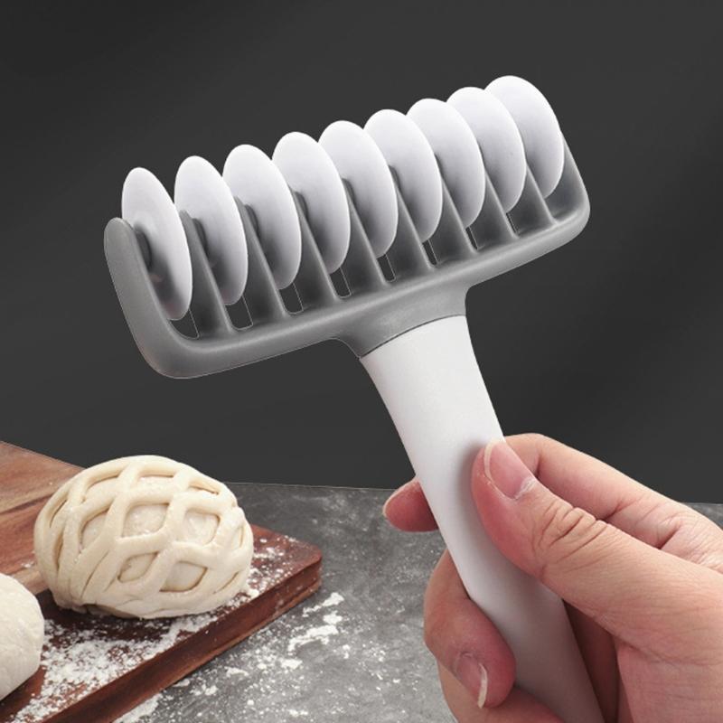 Fashion Pizza Cutting Wheel Dough Roller Plastic Texture Home Baking Equipment Ideal for Family Gatherings and Bakeries